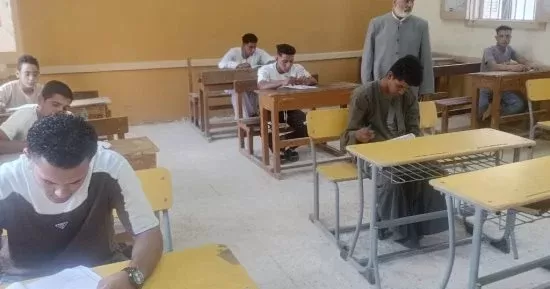 «التعليم» تنفي توحيد امتحانات الإعدادية وتحدد شروط العمل بكنترولات العام الدراسي 2026-2027