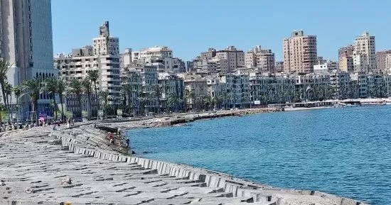 «الأرصاد»: طقس حار رطب نهاراً وشبورة مائية صباحاً مع اضطراب في الملاحة بالبحر الأحمر
