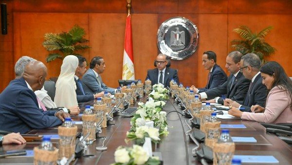 خلال الاجتماع