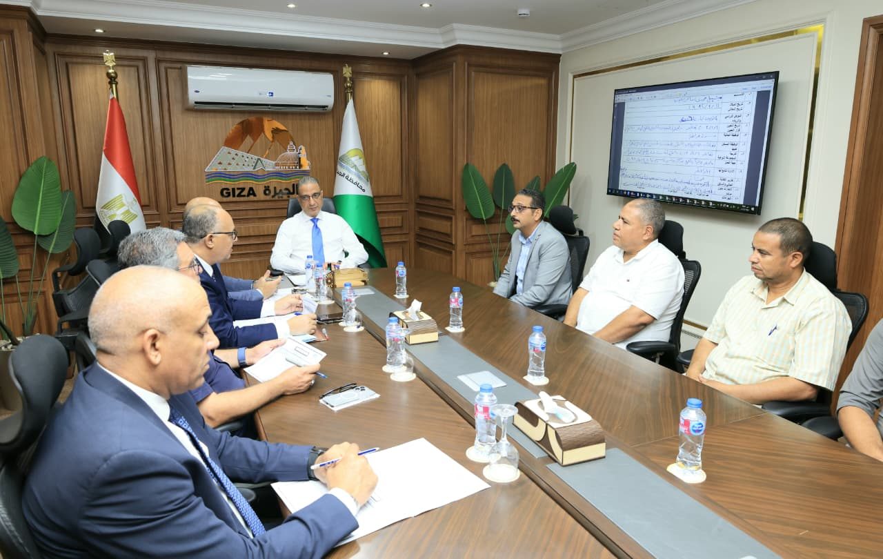 محافظ الجيزة يترأس لجنة مقابلات المتقدمين لشغل وظيفة رئيس وحدة محلية قروية