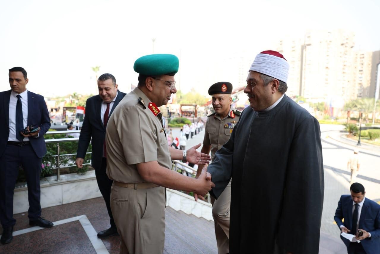 بحضور الشيخ أيمن عبد الغني.. الأزهر يسجل مشاركة فاعلة في المعرض السنوي الـ19 للثقافات العسكرية ببانوراما حرب أكتوبر