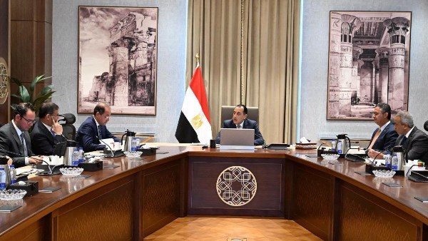 مدبولي يتابع سداد مستحقات مزارعي قصب السكر.. أكثر من 18 مليار جنيه تم سدادها