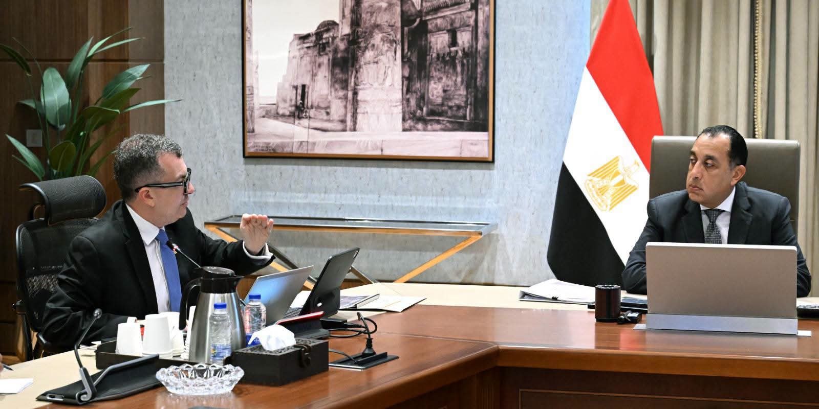 رئيس الوزراء يتابع خطة التنمية المالية للعام الجديد بـ 3.7 تريليون جنيه استثمارات ومعدل نمو يستهدف 5.4%