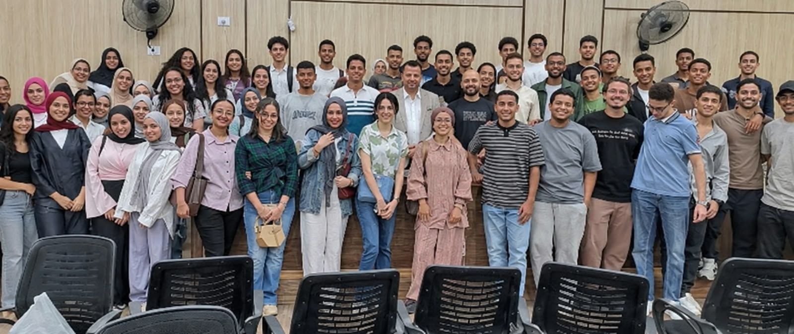 كلية الفنون الجميلة بجامعة الأقصر تحتفي بانتصارات أكتوبر المجيدة وتعزز قيم الانتماء الوطني لدى الطلاب