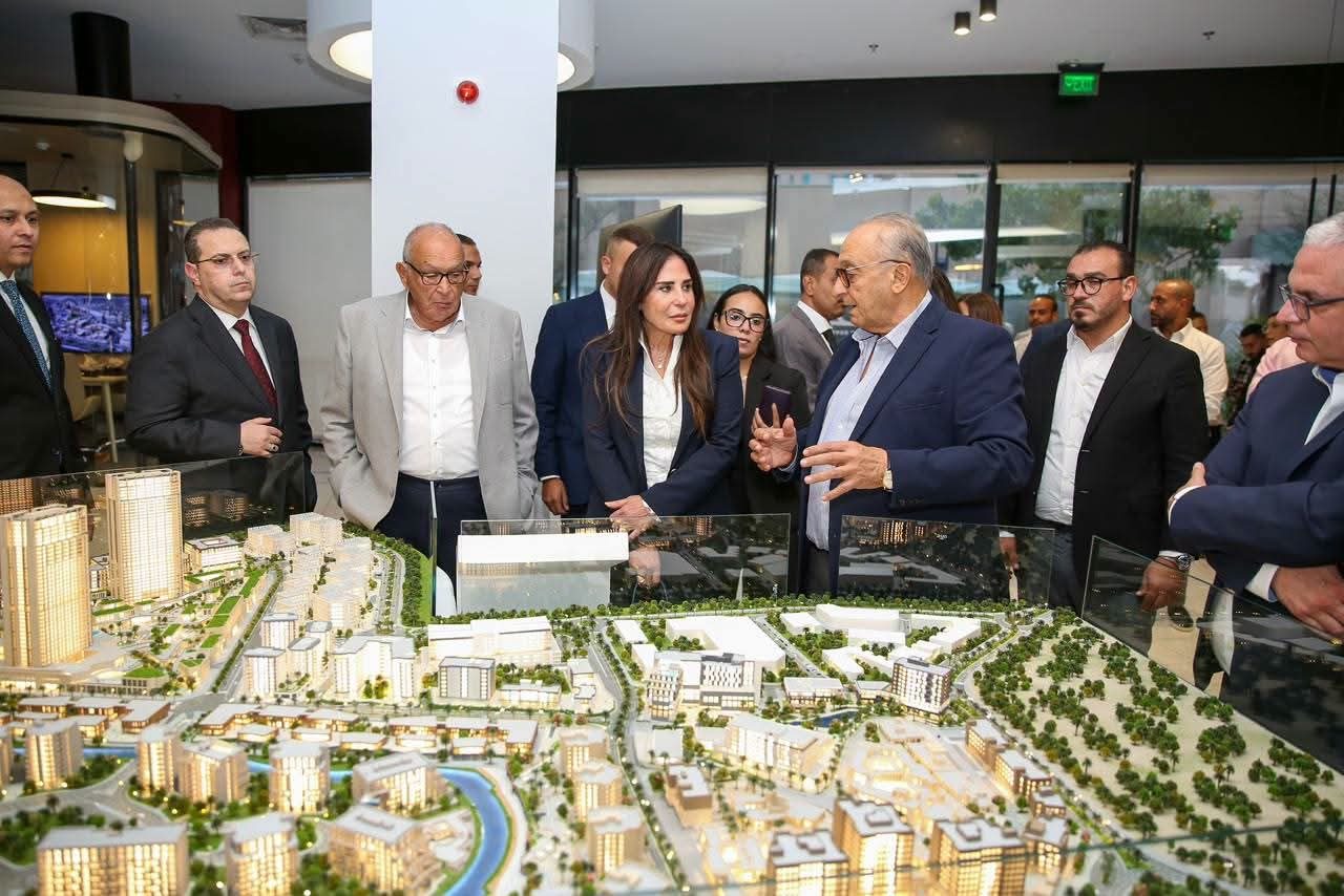 وزيرة الإسكان تطلع على مستجدات تنفيذ مشروع 205 بمدينة الشيخ زايد بالشراكة مع القطاع الخاص
