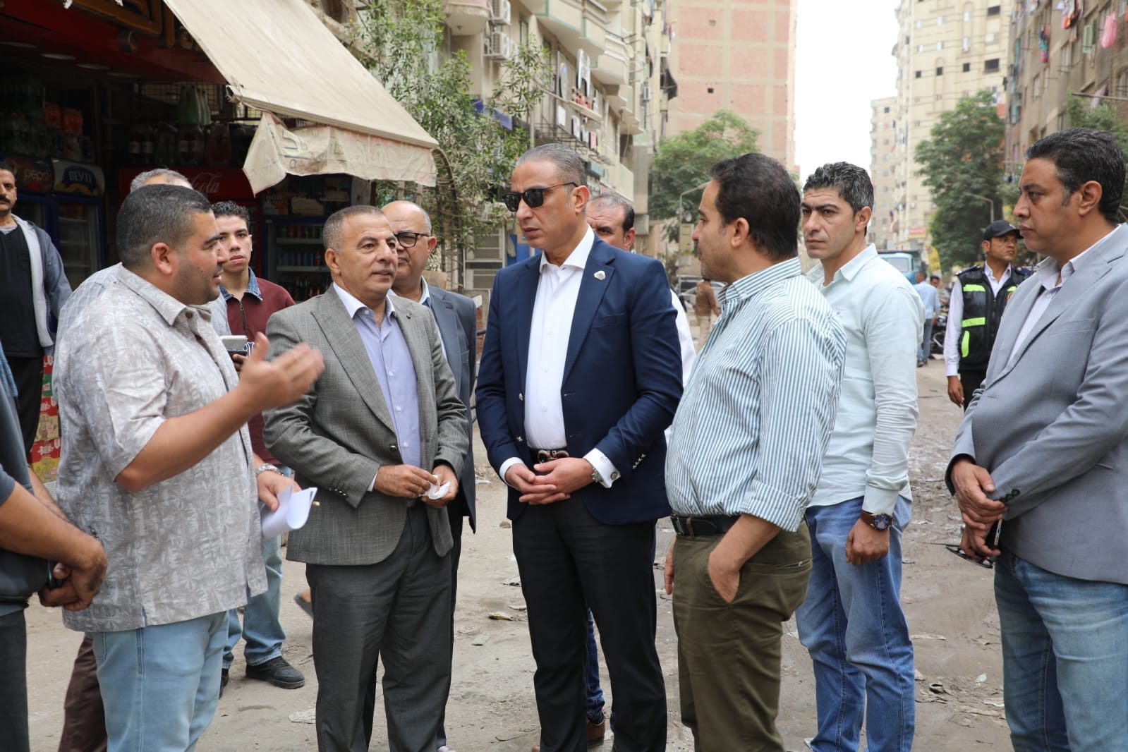محافظ الجيزة يتابع أعمال الرصف والتطوير بشوارع كفر طهرمس والعمدة والمصرف والملكة والثلاثيني بحي بولاق الدكرور