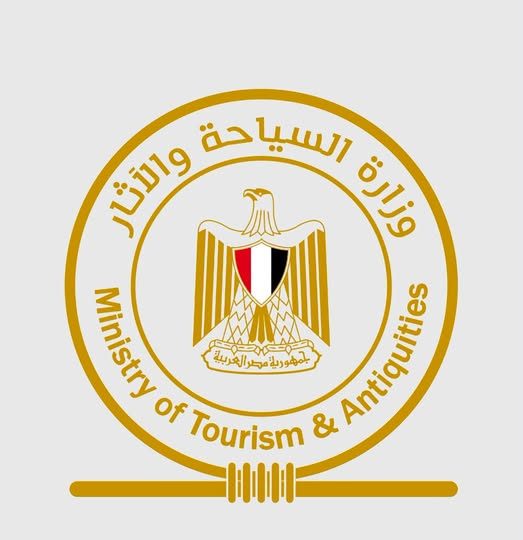 وزارة السياحة تتابع على مدار الساعة حركة رحلات سفر وعودة المعتمرين المصريين