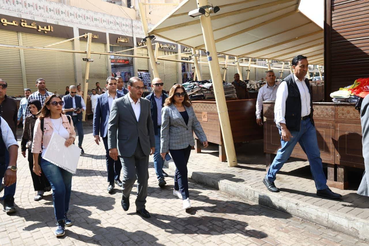 وزيرة التنمية المحلية تتفقد سوق العتبة