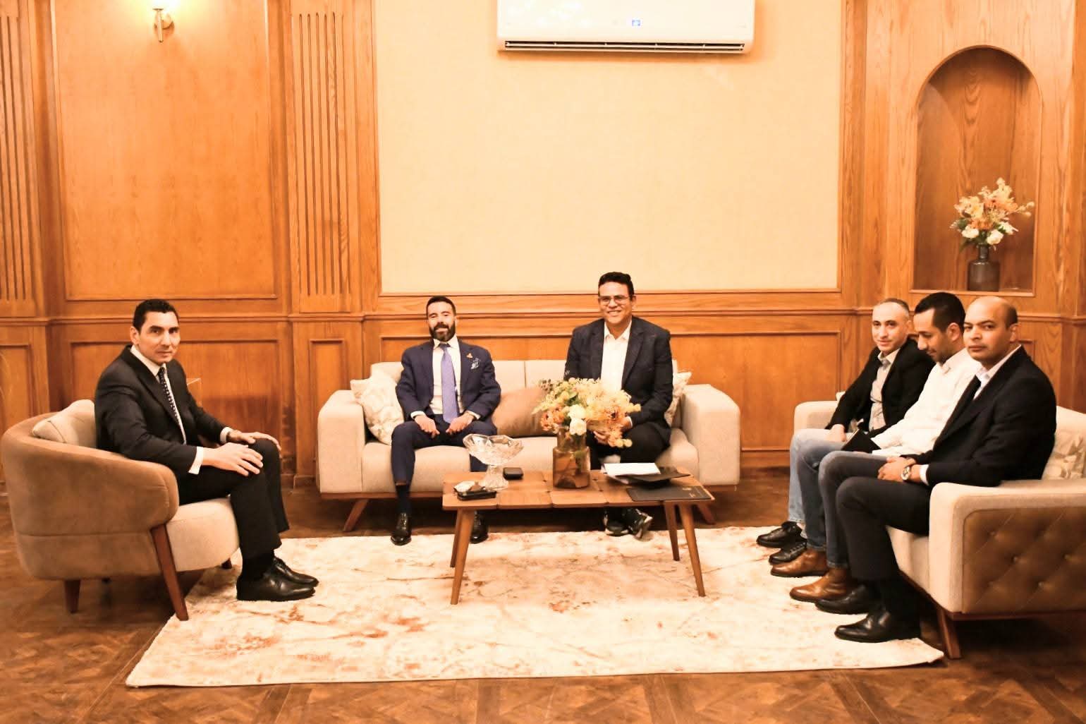وزير الرياضة يستقبل رئيس اتحاد اللياقة التنافسية لبحث خطط الاتحاد خلال المرحلة المقبلة