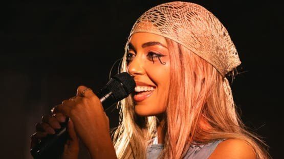المغنية الاسترالية إيزادورا