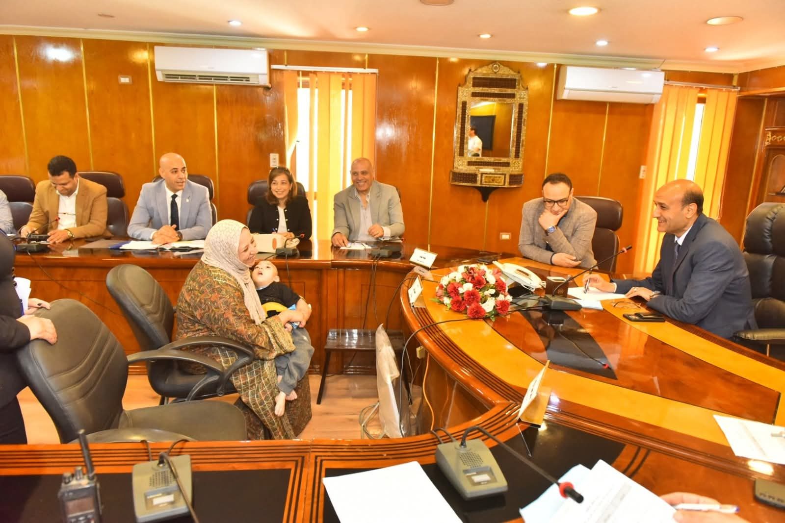 لقاء محافظ أسيوط بالمواطنين
