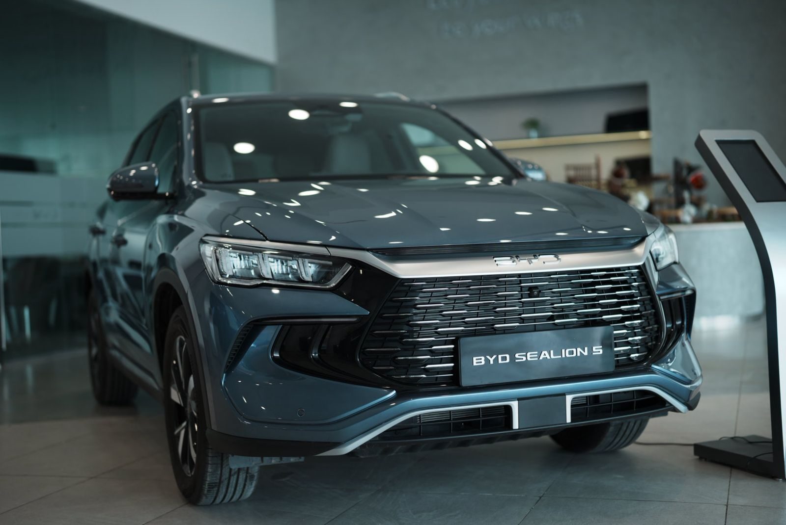 BYD تعزز حضورها في مصر بإطلاق Sealion 5 وM9