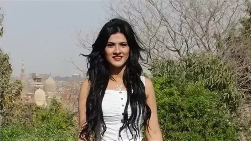 الفنانة