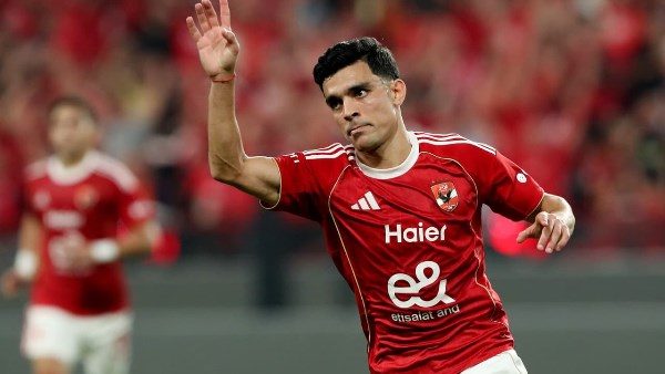 خاص للراية.. الأهلي يحسم موقفه من بقاء أشرف بن شرقي بعد تألقه في ختام الدوري