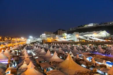 حجاج بيت الله الحرام في مشعر منى