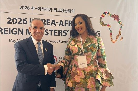 د. بدر عبد العاطي ونظيرته النيجيرية