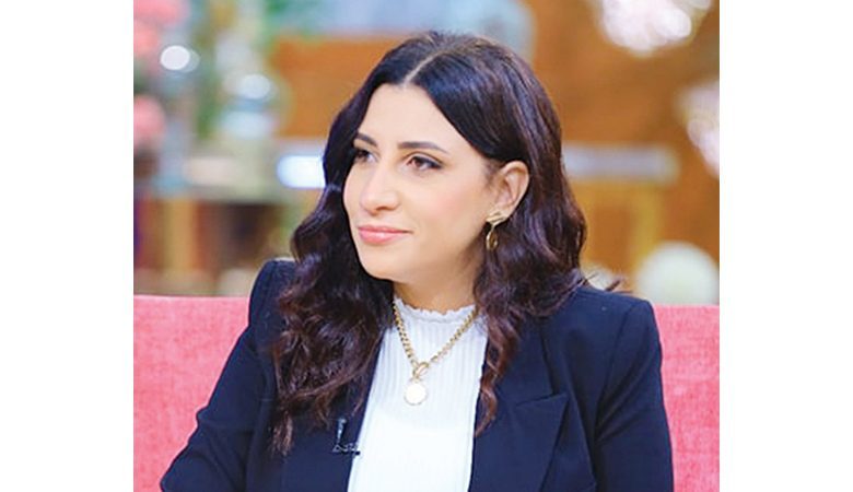 الكاتبة شيرين دياب
