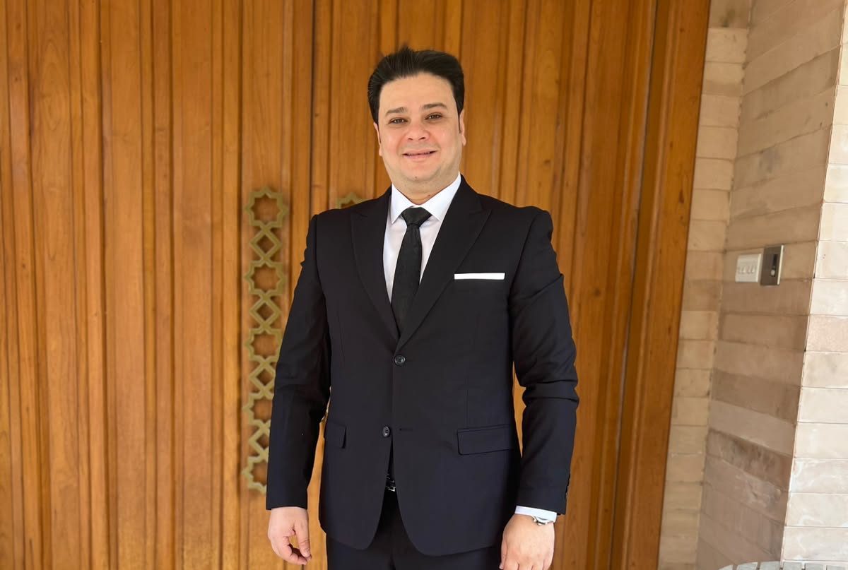 أحمد أنيس سراج الدين يكتب: حين يرتدي البلطجي بدلة أنيقة