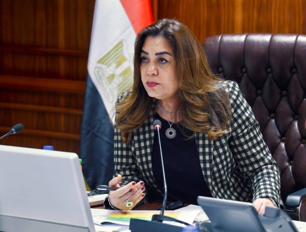 وزيرة التنمية المحلية ‏‏تحيل مسؤلين ملف النظافة برأس غارب وسفاجا للتحقيق