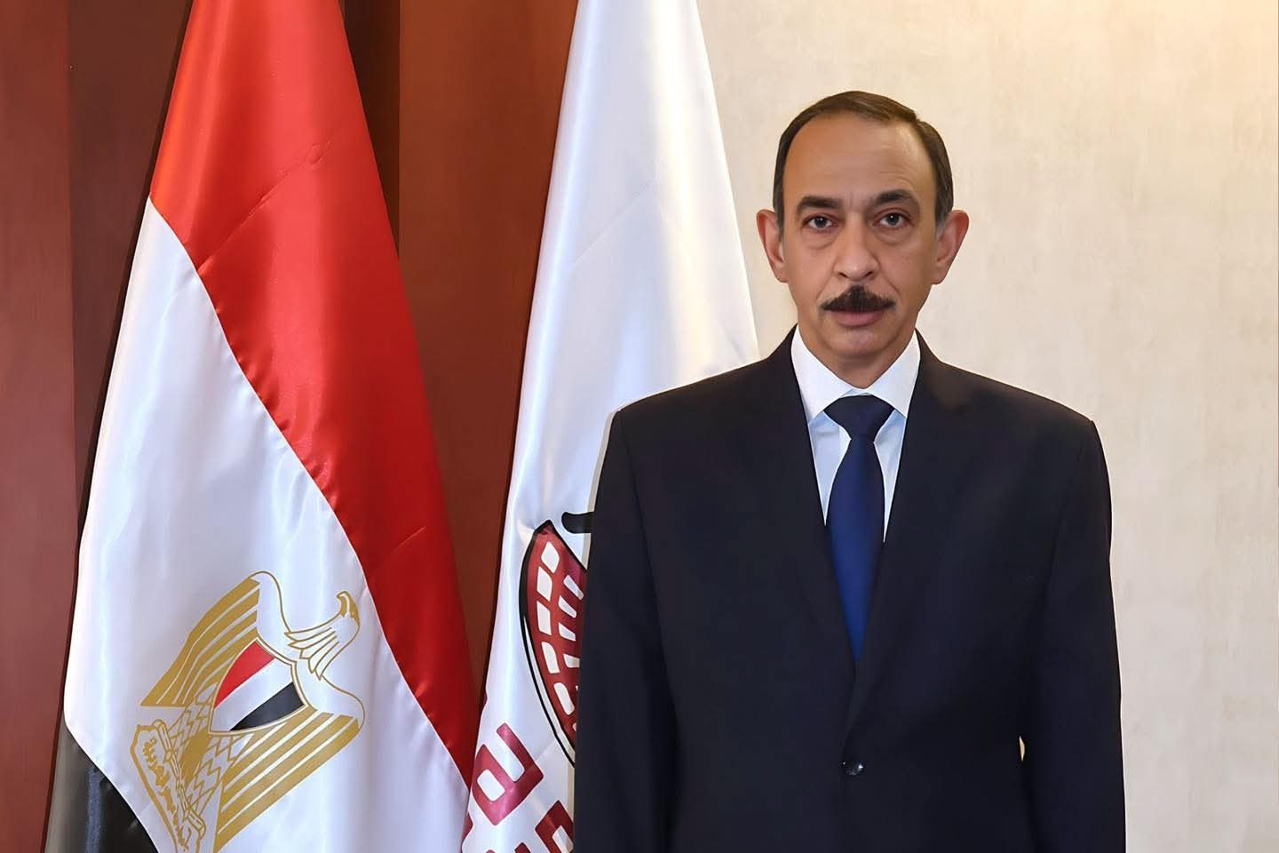 محافظ سوهاج يحيل واقعة إتلاف طلاب لأثاث مدرسة "روافع القصير" للتحقيق العاجل