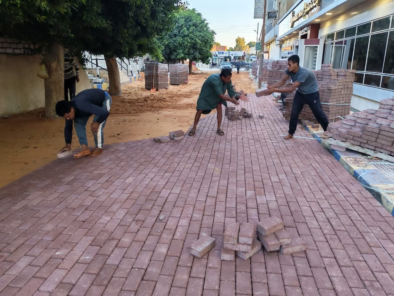 تركيب بلاط الإنترلوك