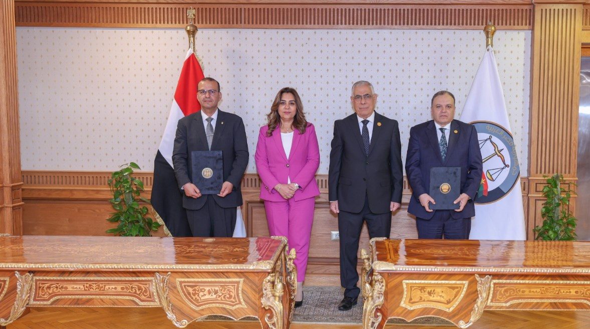 النائب العام ووزيرة التنمية المحلية