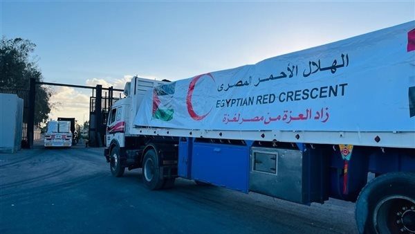 قافلة شاحنات المساعدات الإنسانية