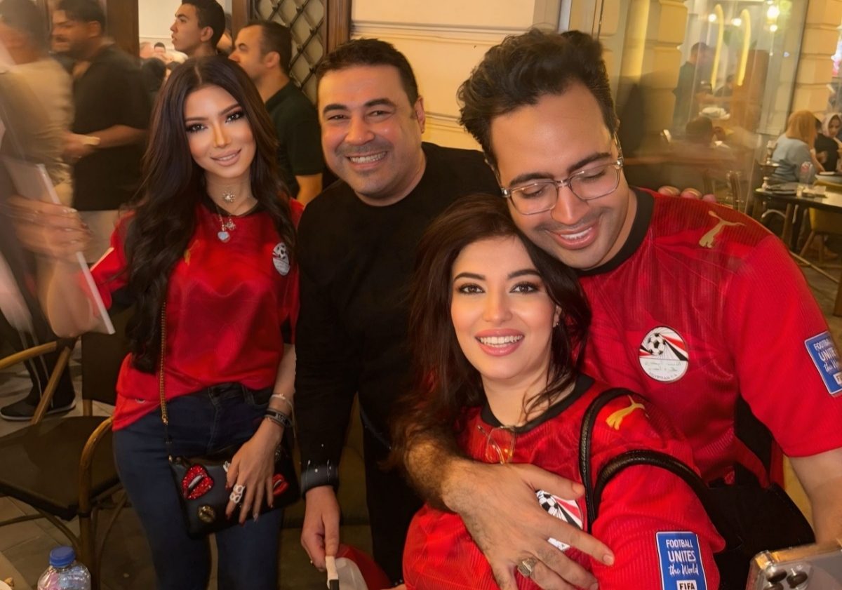آل رجب يحتفلون بفوز منتخب مصر