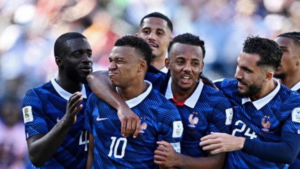 ديشامب يعلن تشكيل فرنسا لمواجهة المغرب بربع نهائي كأس العالم