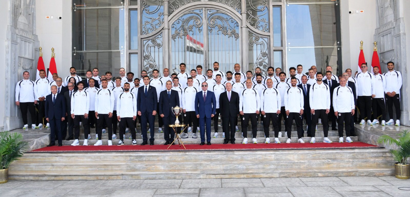 الرئيس السيسي والمنتخب المصري لكرة القدم