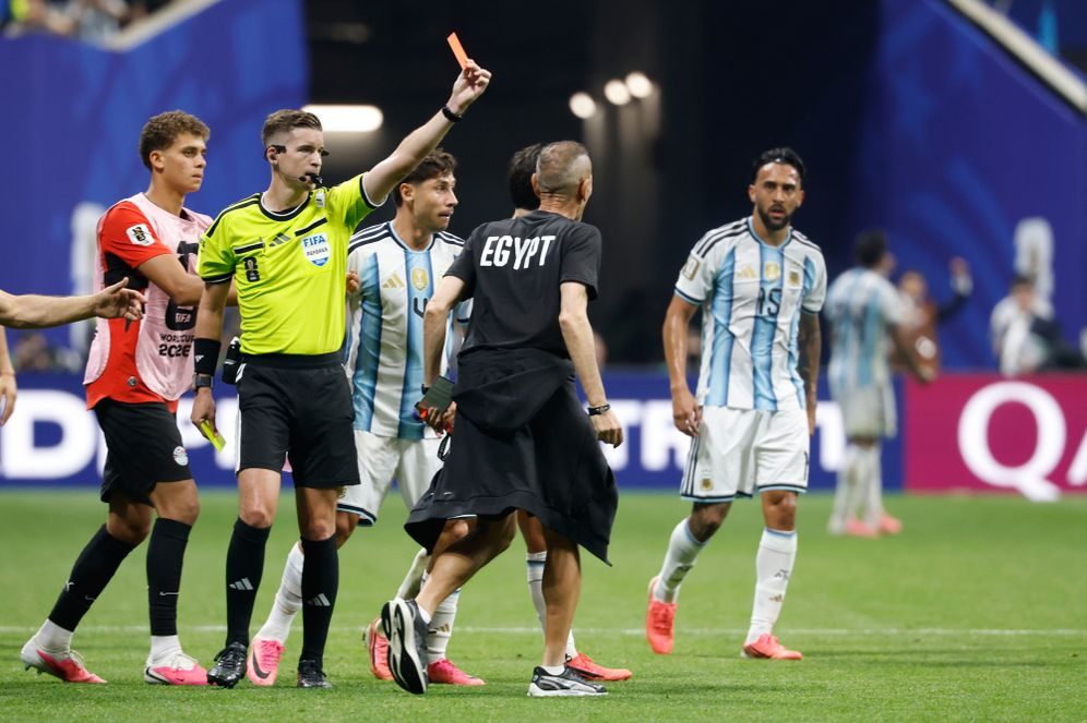مدرب حراس الفراعنة يكشف كواليس انفعاله على ميسي في مباراة وداع الفراعنة للمونديال