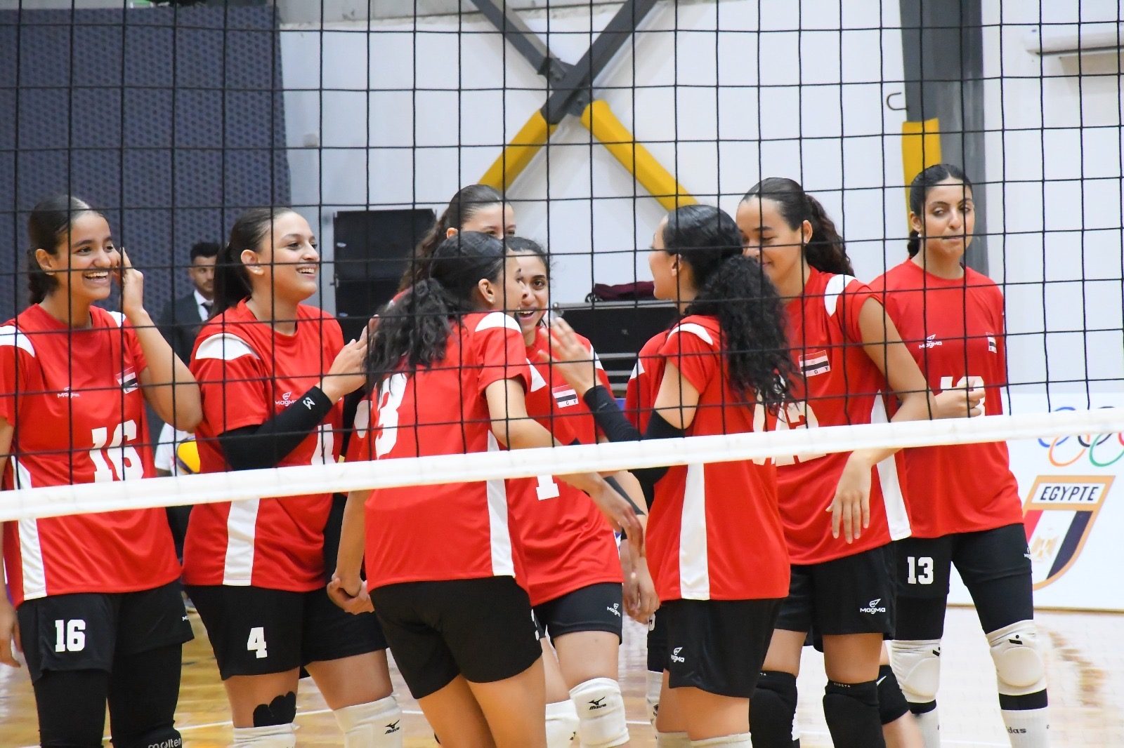 منتخب ناشئات الطائرة