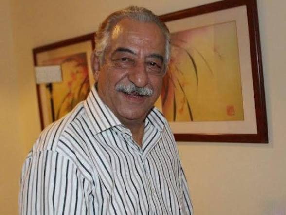 صححت معلومة عنه.. ابنة أحمد راتب تنشر صور جواز سفر والدها