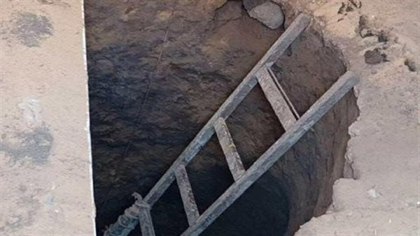 تنقيب عن الآثار _ تعبيرية