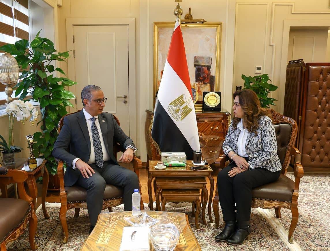 منال عوض تتابع تطوير جامعة الدول العربية