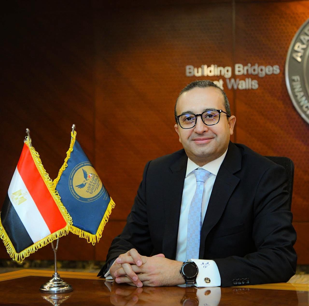 الدكتور محمد عبد العزيز