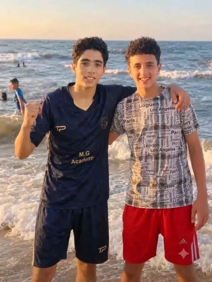 اللاعبين