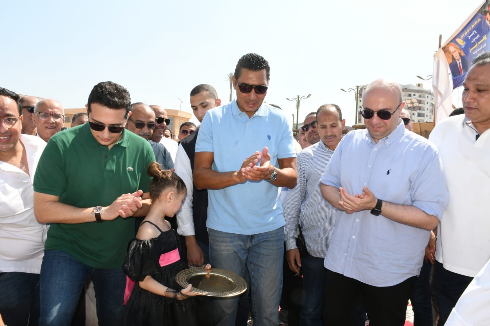 وزير الشباب ومحافظ الفيوم يفتتحان مجمع حمامات السباحة بنادي قارون