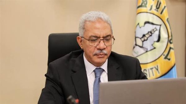 الدكتور محمود صديق