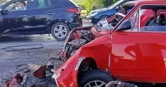 إصابة 5 أشخاص إثر حادث تصادم سيارتين بطريق السويس الصحراوي