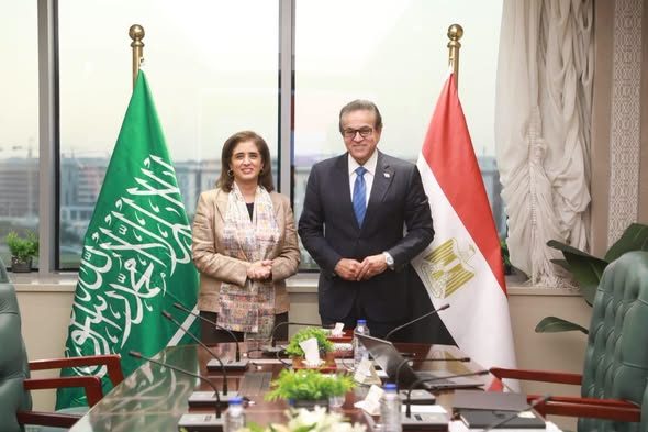 وزير الصحة يستقبل المدير الإقليمي لمنظمة الصحة العالمية لشرق المتوسط والمرشحة لمنصب المدير العام
