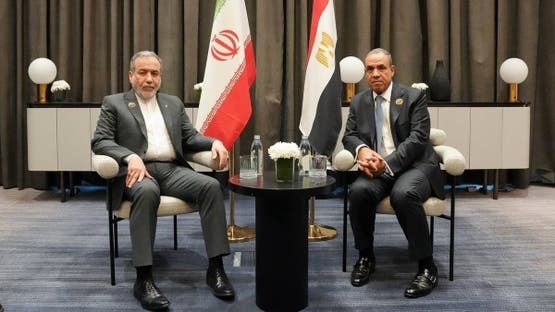 وزير الخارجية المصري بدر عبدالعاطي ونظيره الإيراني عباس عراقجي