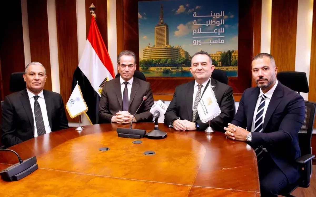 خلال التوقيع