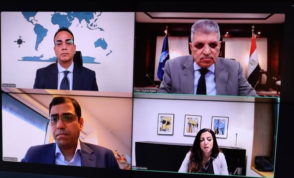 قناة السويس تبحث مع مجموعة ميرسك تسريع وتيرة عودة الخدمات الملاحية خلال الفترة المُقبلة