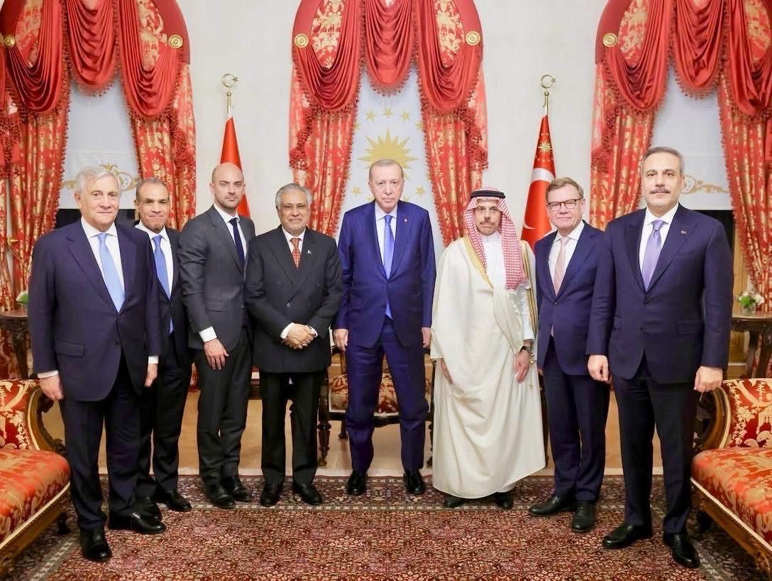 بتكليف من الرئيس السيسي.. وزير الخارجية يلتقي الرئيس التركي