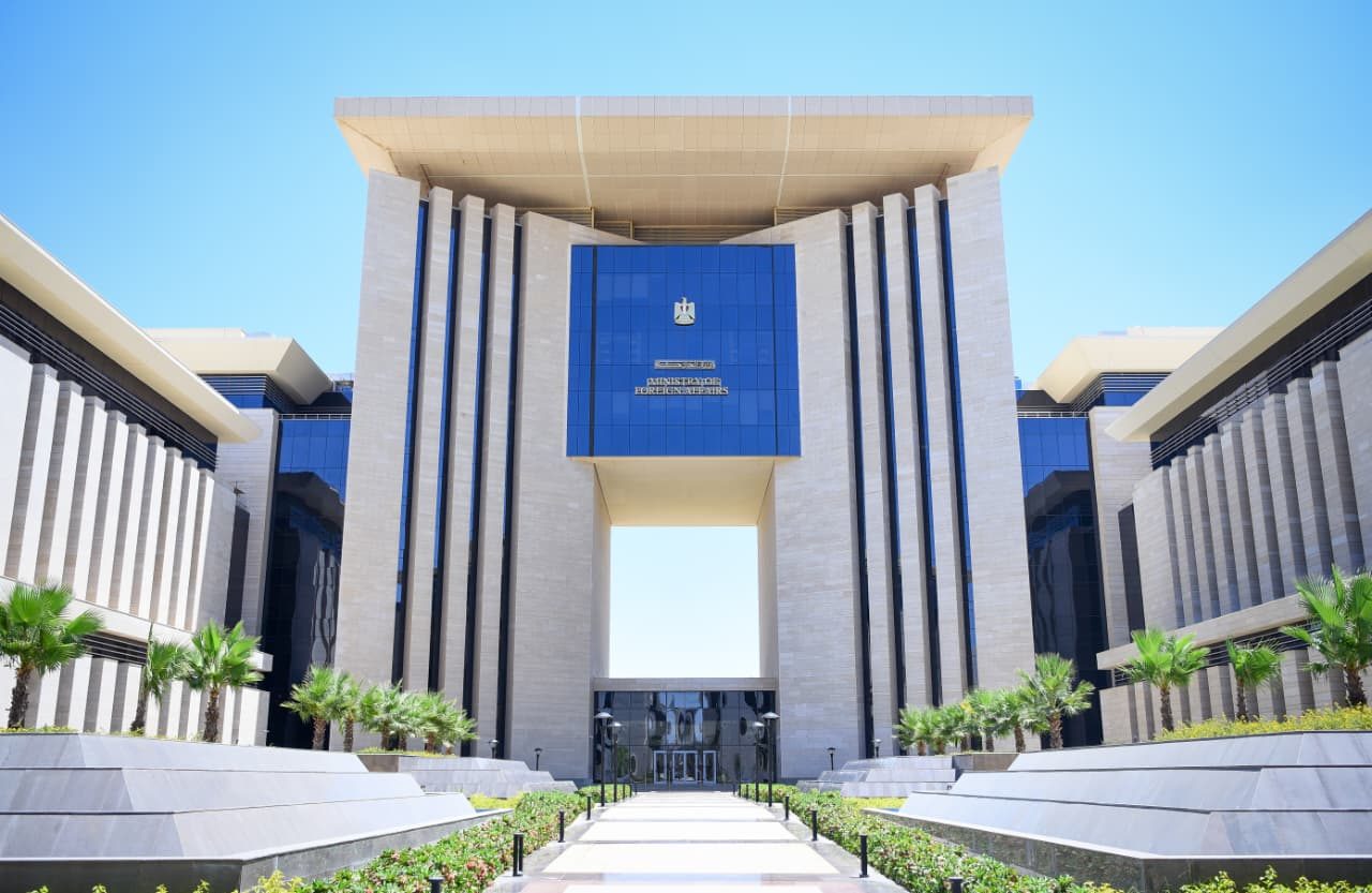 الخارجية تقرر تيسيرات جديدة لسفر المصريين وذويهم إلى ليبيا وتحدد الضوابط التنفيذية
