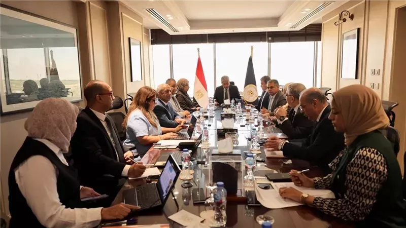 خلال الاجتماع